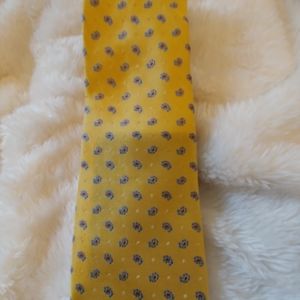 Yellow all silk tie with blue detailing 3/30